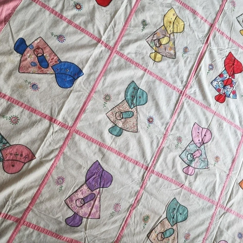 VINTAGE HANDMADE Sunbonnet‎ Style Appliqué Quilt Top Pink Folk Art 75x88